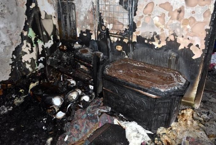 Ev yandı; 7 kişilik aile dumandan etkilendi -2