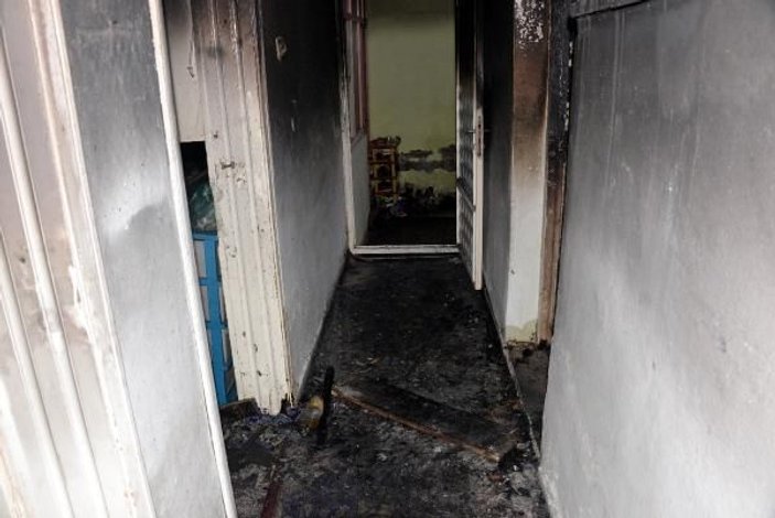 Ev yandı; 7 kişilik aile dumandan etkilendi -6