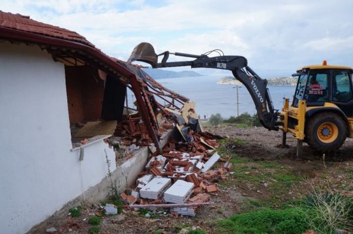 Marmaris’ite imara aykırı yapı yıkımları devam ediyor -3
