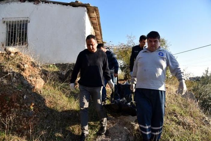 Ailesine kına bırakıp, pompalı tüfekle intihar etti -4