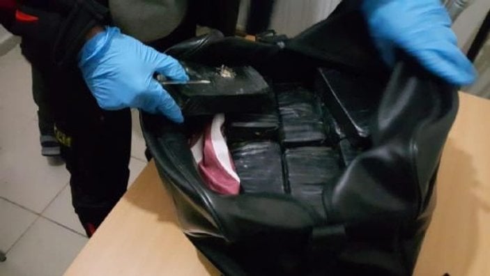 Valizinde 10,5 kilo eroin ele geçirilen yolcu tutuklandı -4