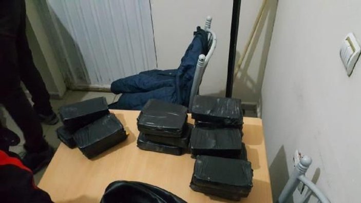 Valizinde 10,5 kilo eroin ele geçirilen yolcu tutuklandı -2