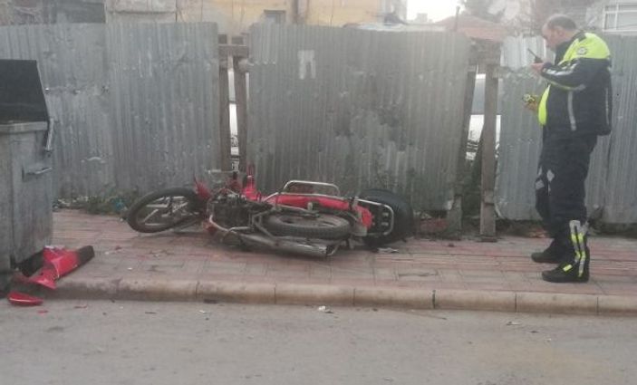Otomobil ile motosiklet çarpıştı: 1 yaralı -4