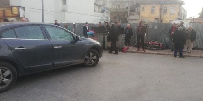 Otomobil ile motosiklet çarpıştı: 1 yaralı -3