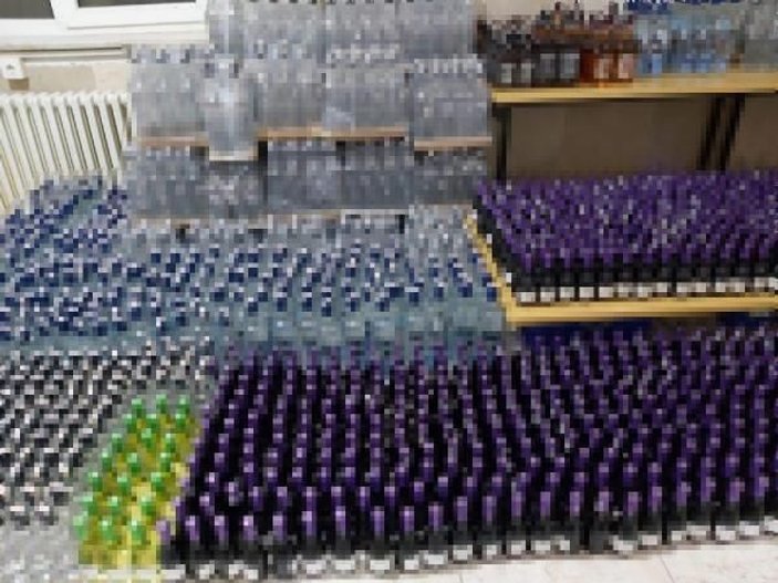 Denizli'de yılbaşı öncesi 2 bin 500 şişe sahte içki ele geçirildi -2