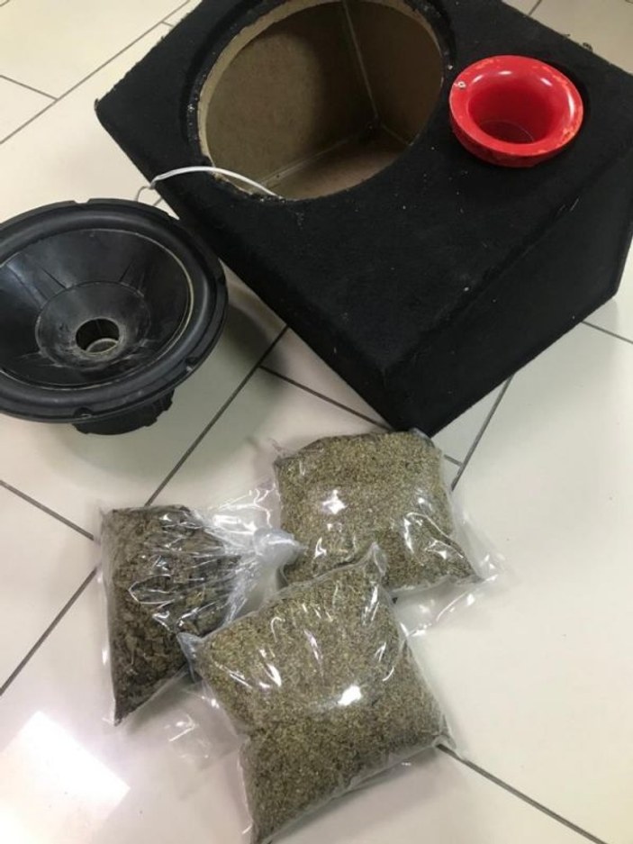 Narkotik köpeği, hoparlörün içinde 2 kilogram uyuşturucu buldu -2