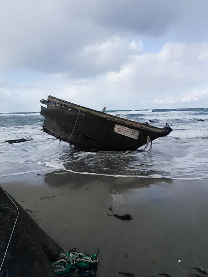Japonya’da sahile ceset dolu tekne vurdu