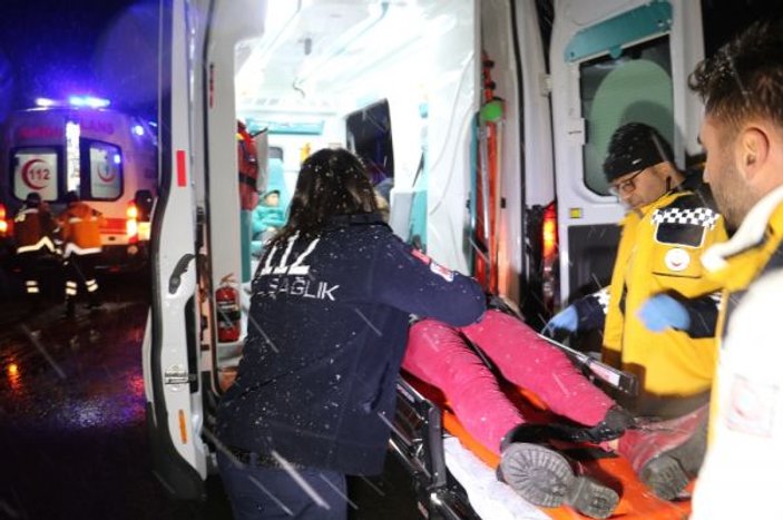 Sivas’ta trafik kazası: 5 yaralı -1