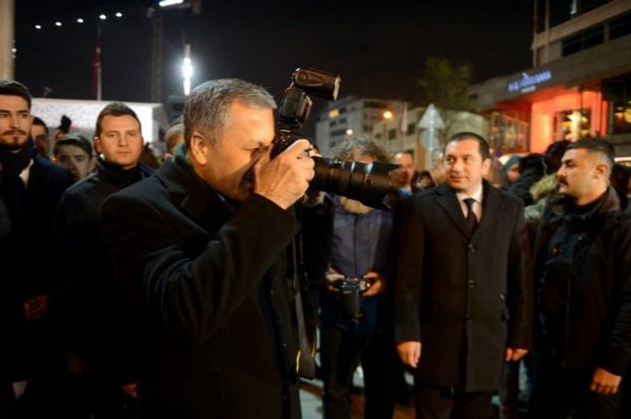 İstanbul Valisi Ali Yerlikaya, yılbaşında Taksim'deydi