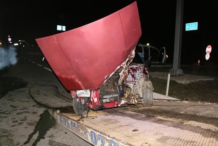 Manisa'da alkollü sürücü kaza yaptı