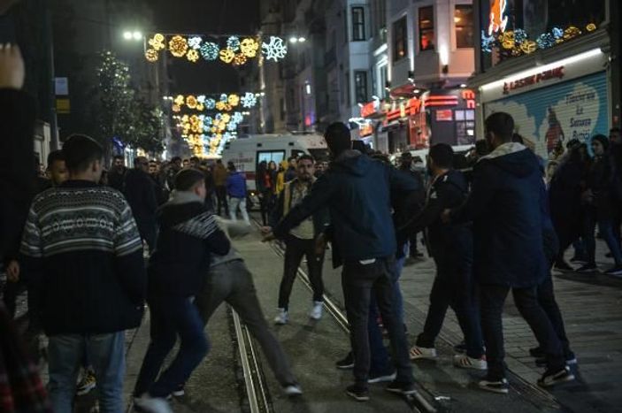 d İstiklal Caddesi'nde yılbaşı eğlencesinde kavga