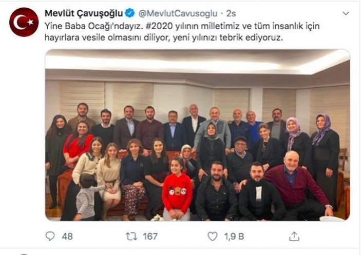 Mevlüt Çavuşoğlu’ndan aile fotoğraflı yeni yıl