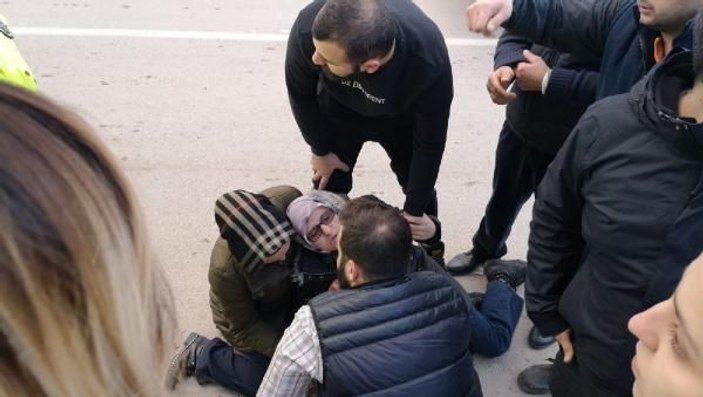 Kaza yerinden geçerken yaralının annesi olduğunu öğrendi -2