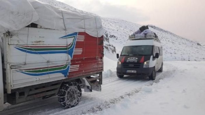 Siirt'te kardan kapanan 32 köy yolu ulaşıma açıldı -6