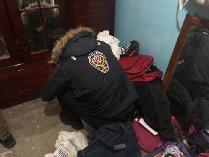 Ankara’da yabancı uyruklu uyuşturucu satıcılarına şafak operasyonu: 10 gözaltı -3