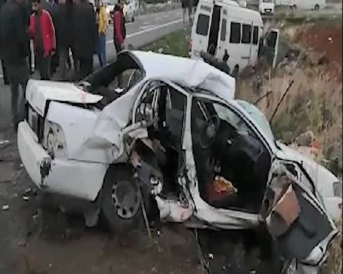 Otomobil, yolcu minibüs ile çarpıştı: 2 ölü, 12 yaralı -5