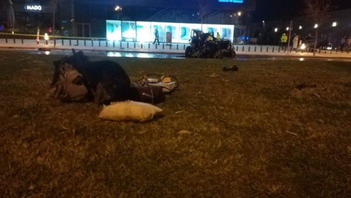 İzmir’de feci kaza... Takla atan araçtan caddeye savruldular: 2 ölü, 1 yaralı -2
