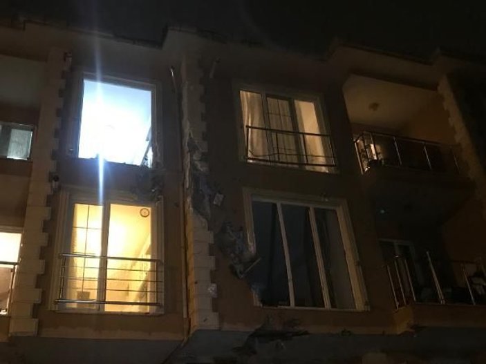 Çekmeköy'de uçan çatı 100 metre ilerideki binanın içine girdi -6