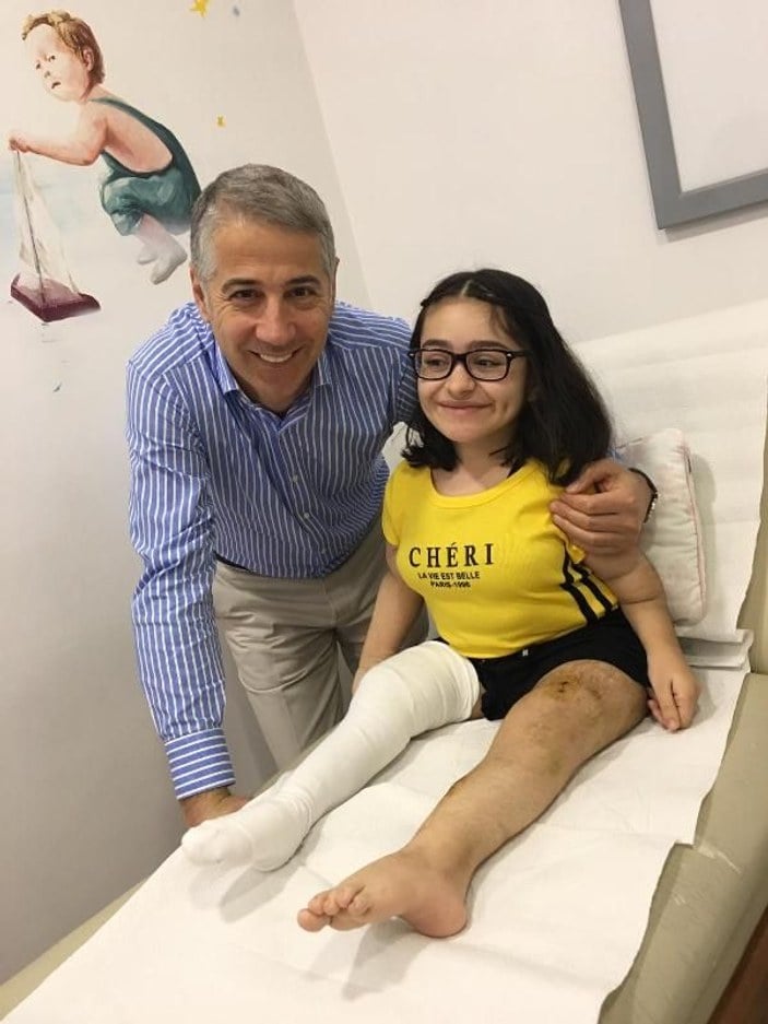 Cam kemik hastası Nisa, ayağa kalkmanın sevincini yaşıyor
