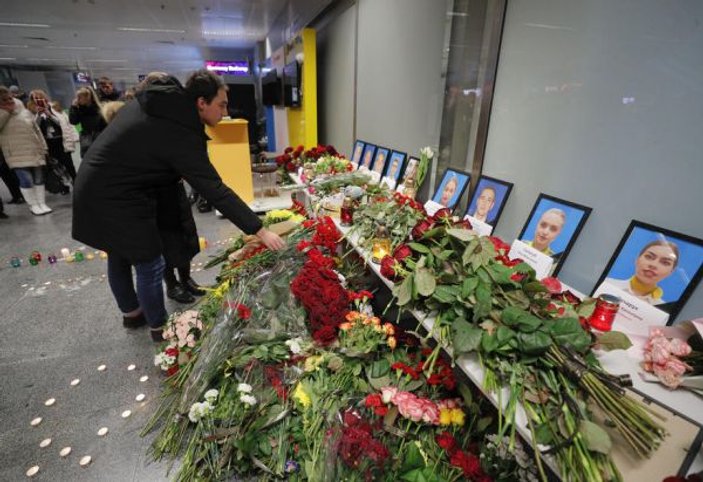 İran’daki uçak kazasında ölenler anıldı