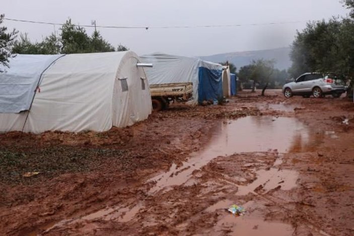 İdlib’den Türkiye sınırına göç edenlerin sayısı 380 bine ulaştı -4