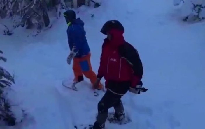 Kartalkaya’da kaybolan 3 kayakçıyı jandarma kurtardı -1