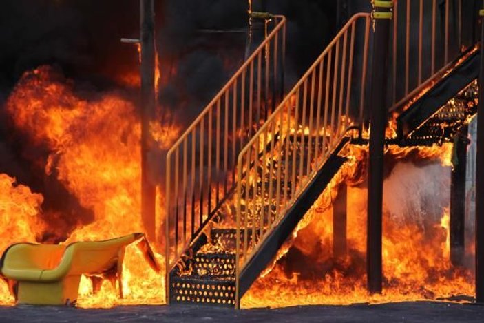 Kayseri'de çocuk parkı benzin dökülerek, yakıldı -3