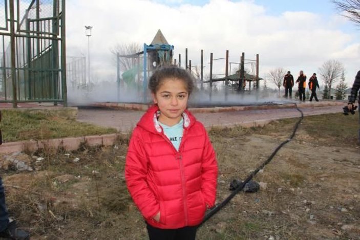 Kayseri'de çocuk parkı benzin dökülerek, yakıldı -2