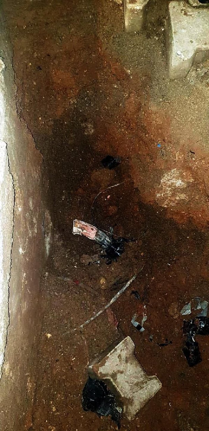 Elektrik kesintisini araştırılırken, yer altında çekilen kaçak hat buldular -3