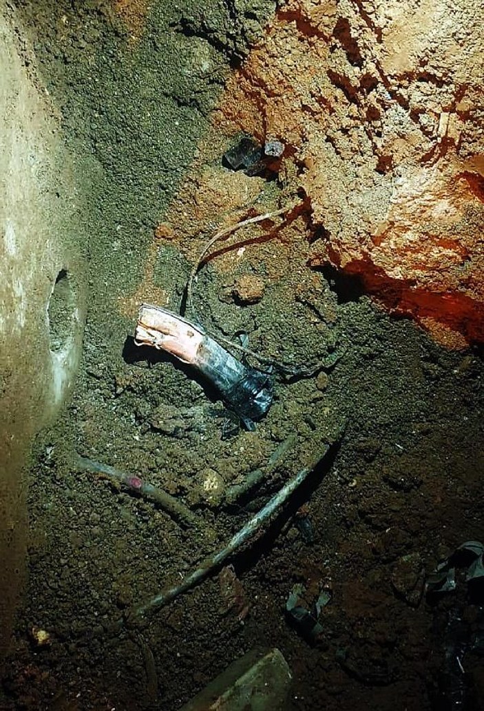 Elektrik kesintisini araştırılırken, yer altında çekilen kaçak hat buldular -2
