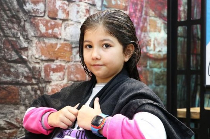 8 yaşındaki Zeynep beline kadar uzattığı saçlarını LÖSEV’e bağışladı -6