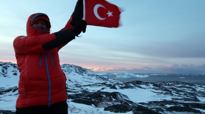Türk ekip Grönland’daki buzul vadisini kızakla böyle geçti -1