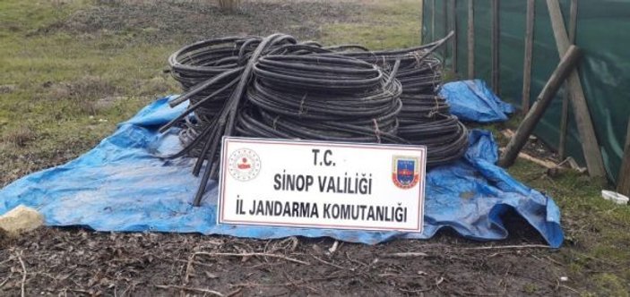 Sinop’ta 200 bin liralık enerji nakil kablosu çalan zanlılara suçüstü -1