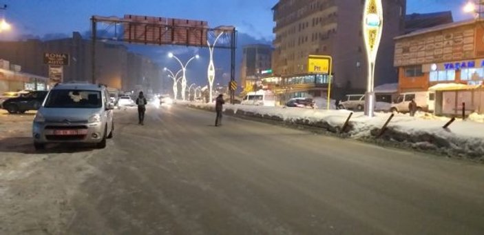 Yüksekova’da soğuk hava hayatı olumsuz Eietkiliyor -5