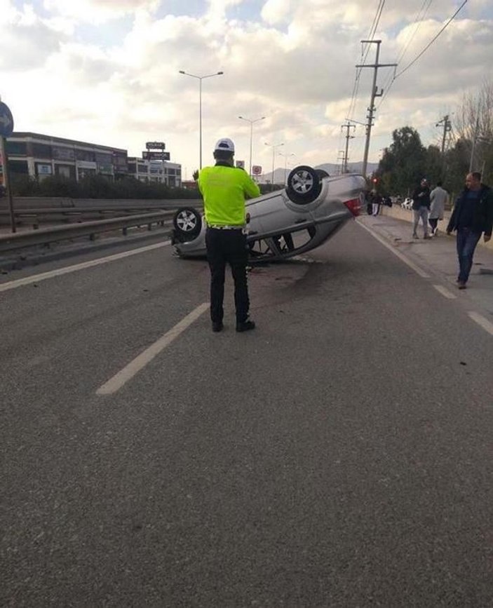 İzmir'de otomobil takla attı: 1 ölü, 4 yaralı  -1