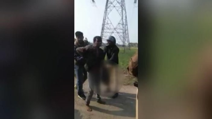 Hindistan'da koca vahşeti: Elinde eşinin kesik kafası ile yürüdü -7