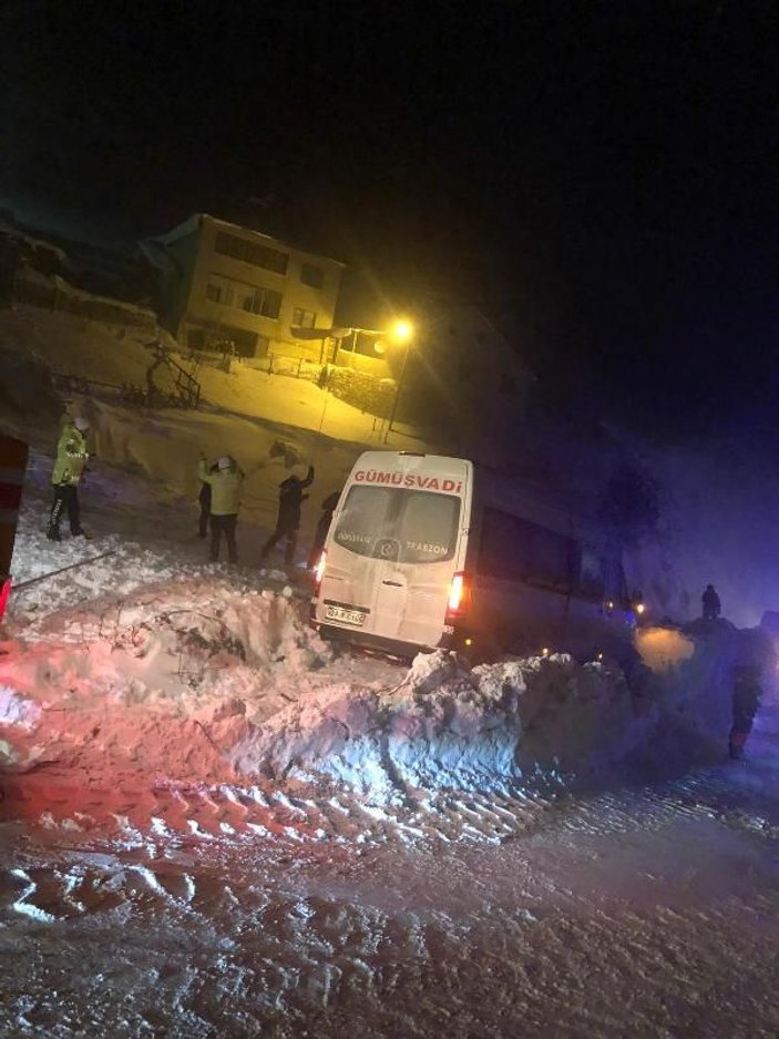 Zigana Dağı'na çığ düştü, yol kapandı -5