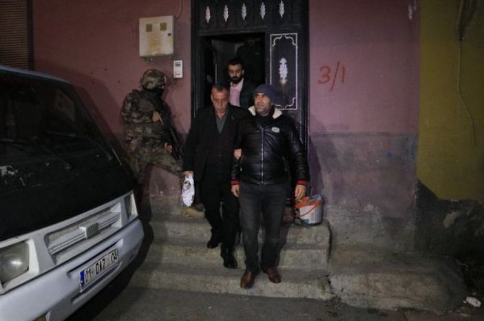 i Adana’da sosyal medya teröristlerine operasyon