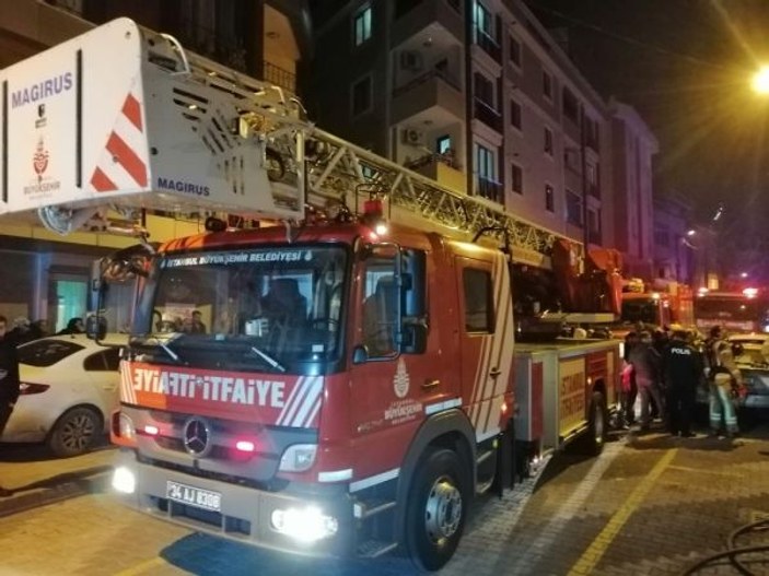 Maltepe'de elektrikli battaniyeden yangın çıktı