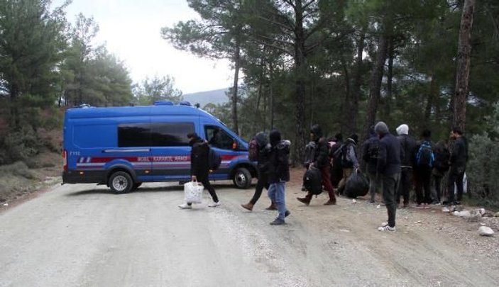 Seydikemer'de 32 kaçak göçmen yakalandı -1