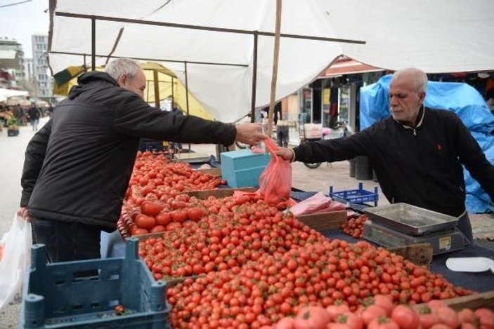 Sebze ve meyve fiyatları düştü ama pazarlar boş kaldı -8