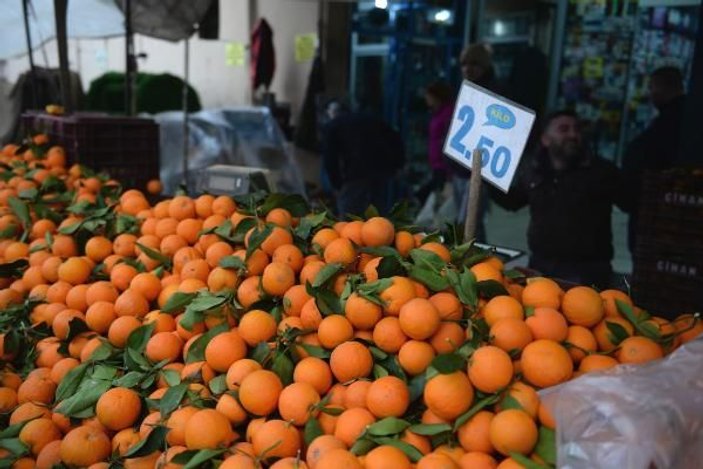 Sebze ve meyve fiyatları düştü ama pazarlar boş kaldı -10