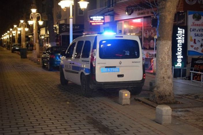 i Malatya’da bir kişi, oynadığı silahla kendini vurdu