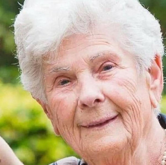 Koronavirüsten ölen 90 yaşındaki kadından büyük fedakarlık -1
