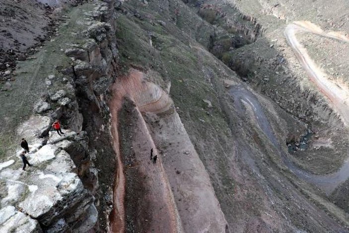 Selfie çekmek isterken kayalıklardan yuvarlandı -9