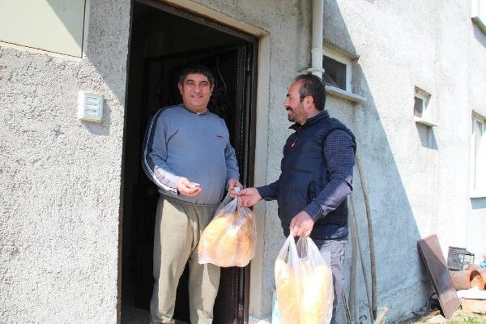 Balıkesir'in kırsal mahallelerinde ekmekleri muhtarlar dağıttı -1