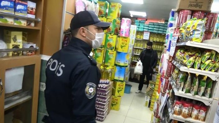 Sultangazi'de açık markete baskın: Müşteriler saklandı, market sahibi zorla içeri girdiler dedi -5