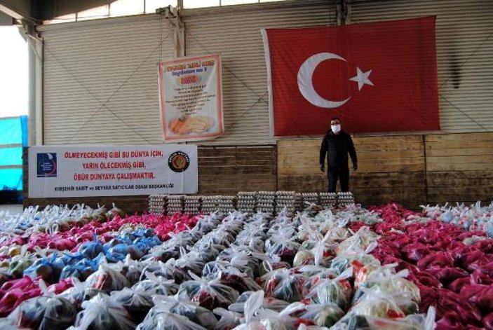 Kırşehir'de 300 pazar esnafından 150 aileye gıda yardımı -2