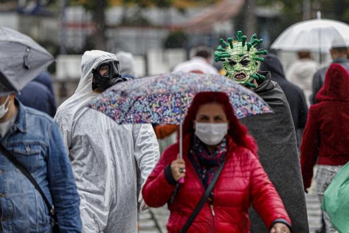 Ankara'da 'virüs' görünümlü maskeyle 'sosyal mesafe' uyarısı / Ek fotoğraflar -5