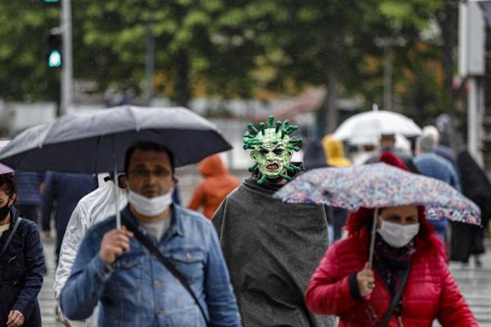 Ankara'da 'virüs' görünümlü maskeyle 'sosyal mesafe' uyarısı / Ek fotoğraflar -4